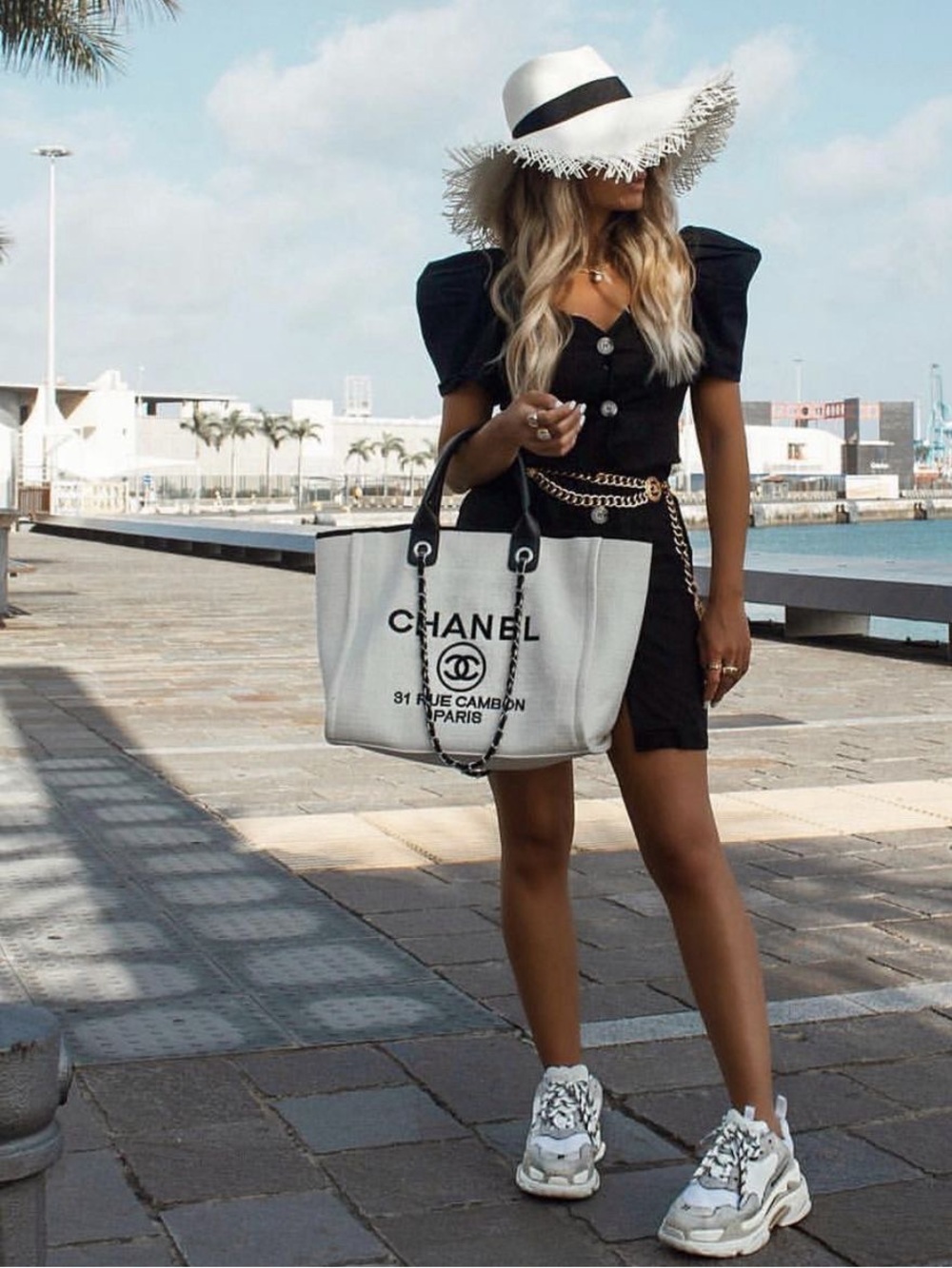 Novelty Deauville Tote Shoulder Bag beige And Brown GWP/VIP